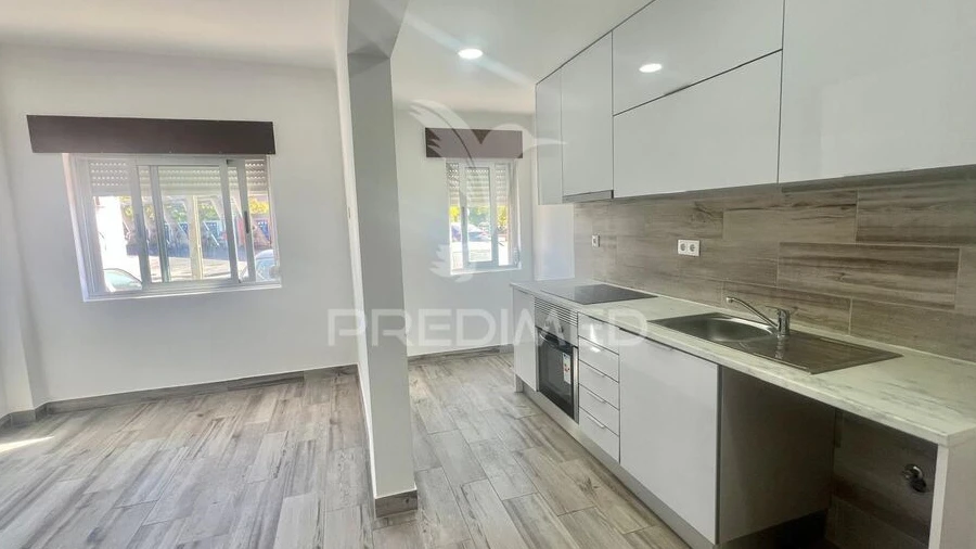 Apartamento T2 para Venda em Baixa da Banheira e Vale da Amoreira