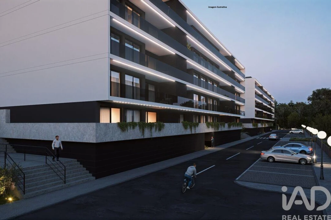Apartamento T4 para Venda em Fânzeres e São Pedro da Cova Foto 1