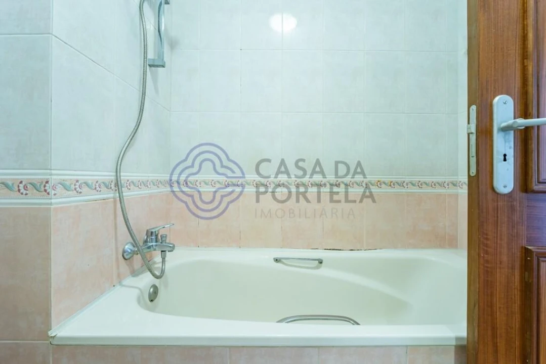 Apartamento T3 para Venda em Rio Tinto Foto 25