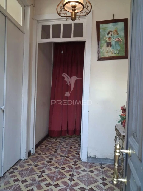 Moradia T5 para Venda em Ribeirinha