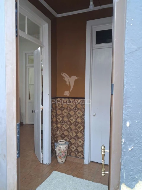 Moradia T5 para Venda em Ribeirinha