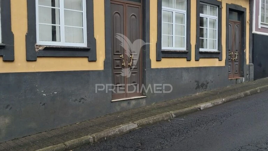 Moradia T5 para Venda em Ribeirinha