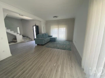 Moradia T3 para Venda em A dos Francos