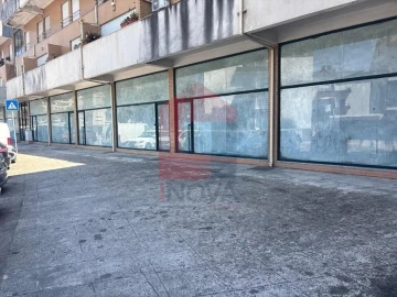 Loja para Venda em Real, Dume e Semelhe