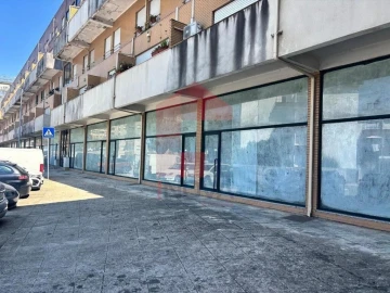 Loja para Venda em Real, Dume e Semelhe