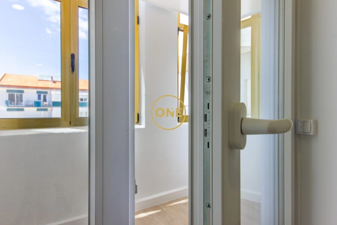 Apartamento T1 para Venda em Caparica e Trafaria Foto 23