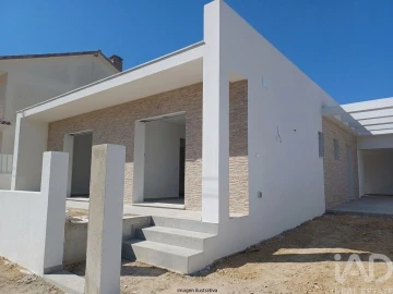 Moradia T4 para Venda em Fernao Ferro