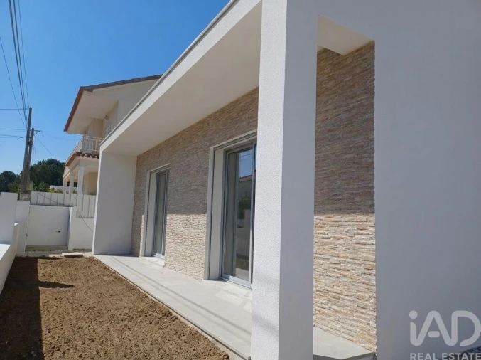 Moradia T4 para Venda em Fernao Ferro Foto 2