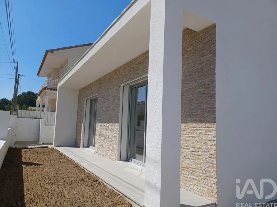 Moradia T4 para Venda em Fernao Ferro Foto 2