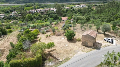 Armazém para Venda em Lamas
