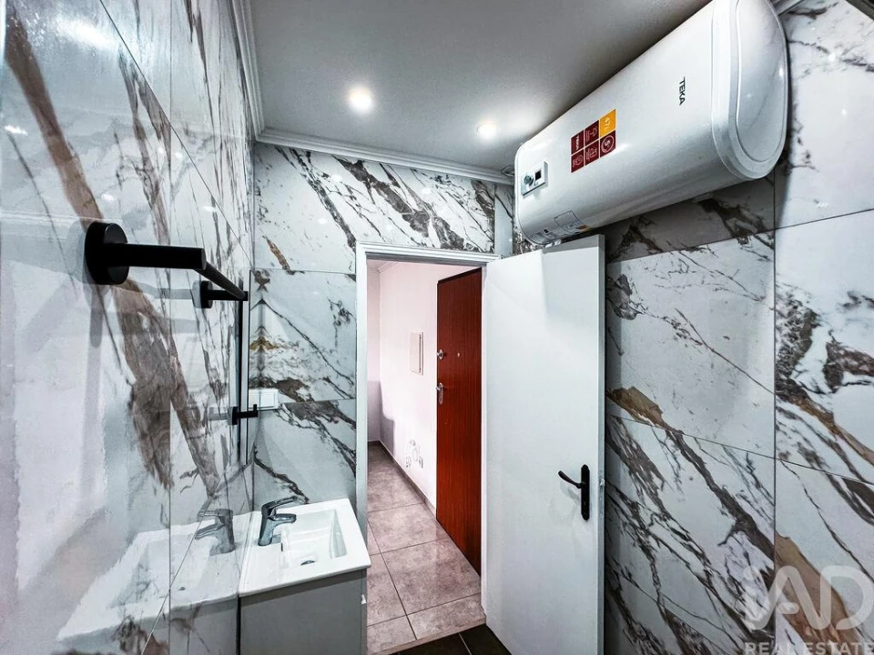 Apartamento T2 para Venda em Portimão Foto 17
