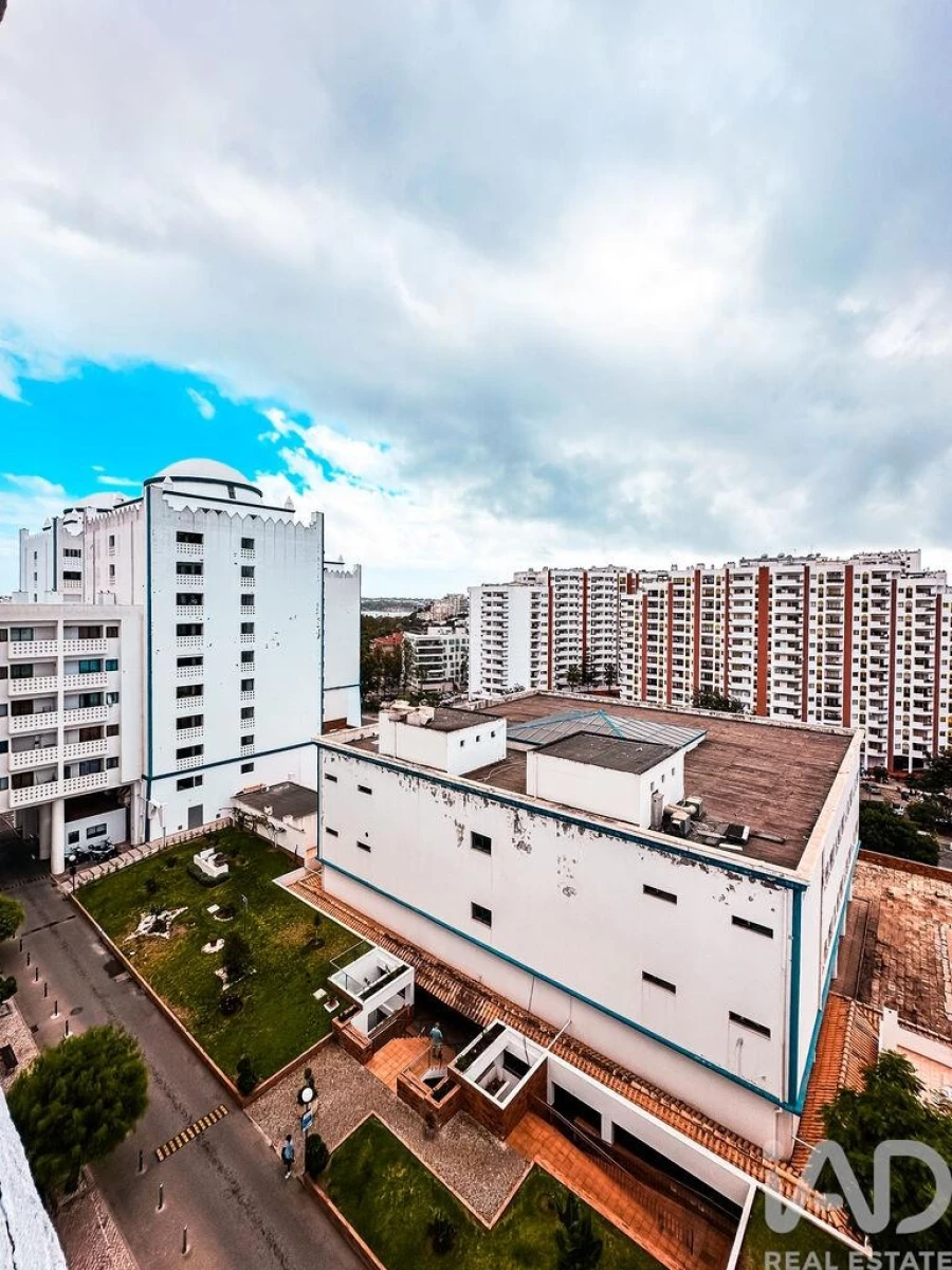 Apartamento T2 para Venda em Portimão Foto 32