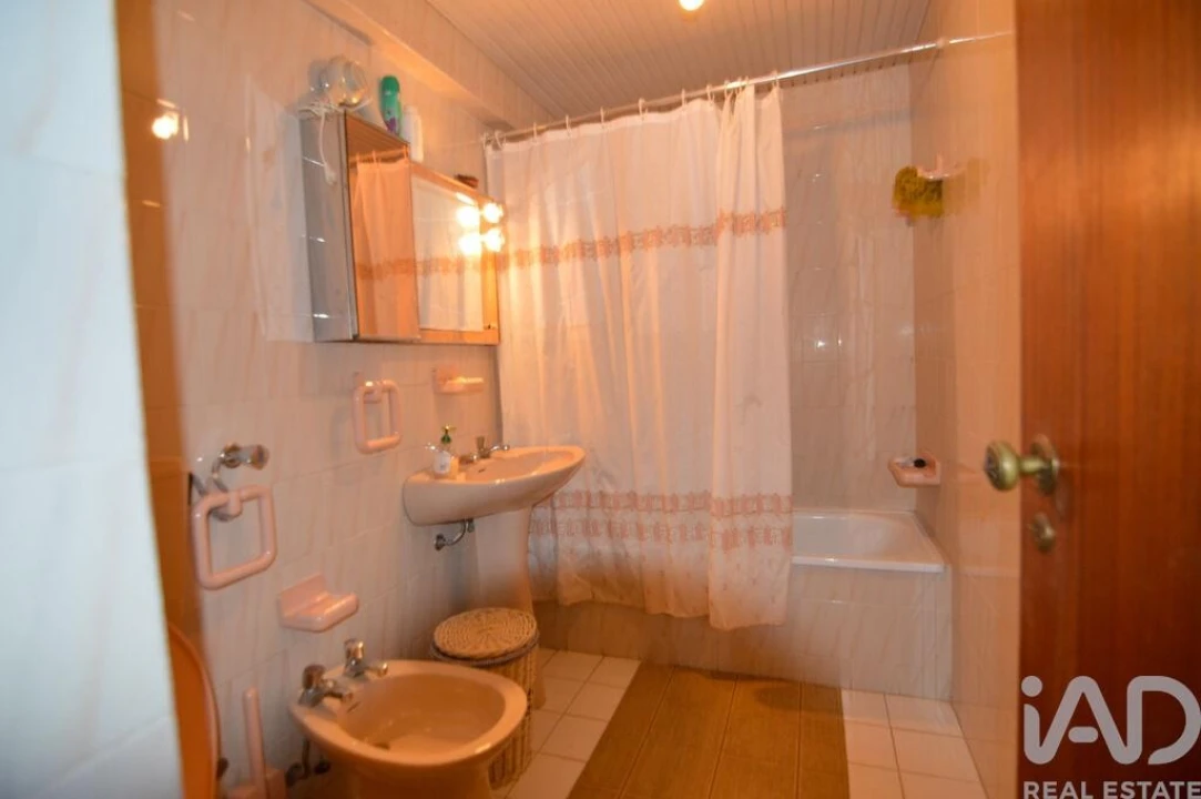 Apartamento T2 para Venda em Quarteira Foto 14