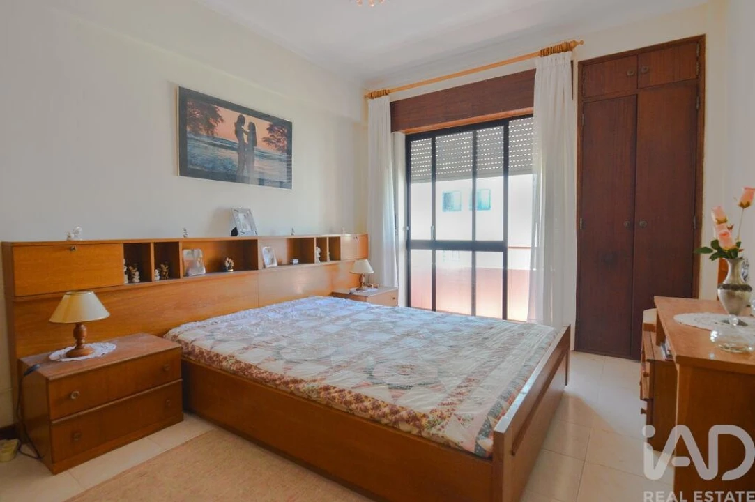 Apartamento T2 para Venda em Quarteira Foto 8