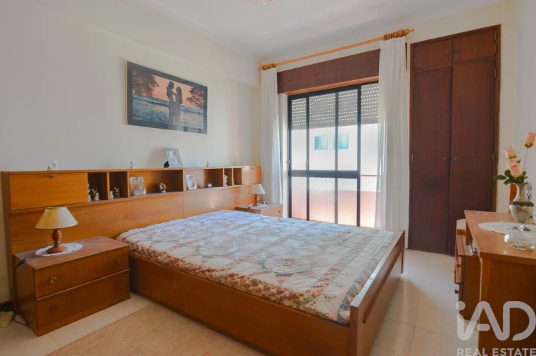 Apartamento T2 para Venda em Quarteira Foto 8