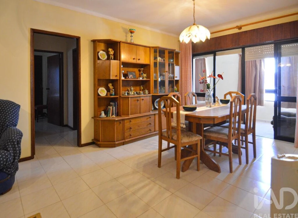 Apartamento T2 para Venda em Quarteira Foto 2