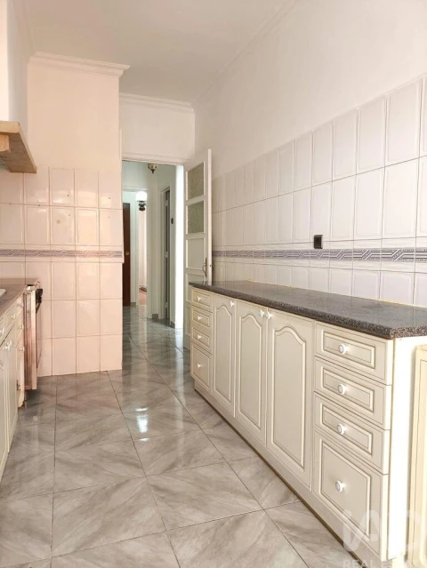 Apartamento T2 para Venda em Benfica