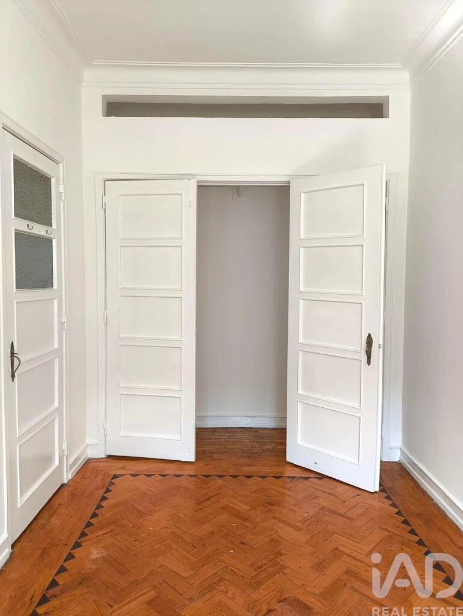 Apartamento T2 para Venda em Benfica Foto 7