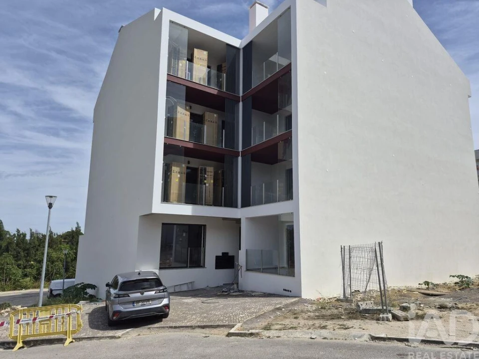 Apartamento T2 para Venda em Palmela Foto 3