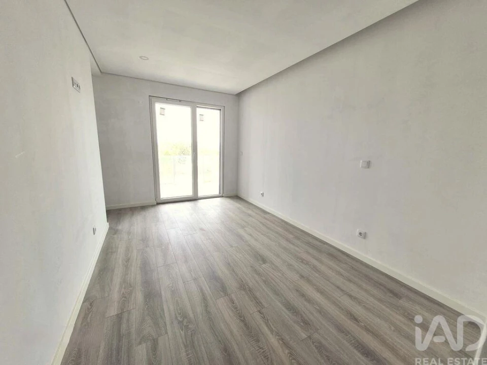 Apartamento T2 para Venda em Palmela Foto 5