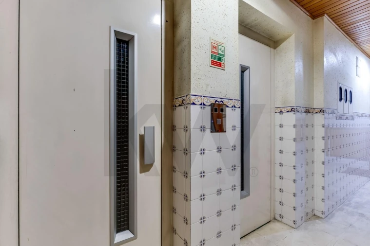 Apartamento T2 para Venda em Aguas Santas Foto 30