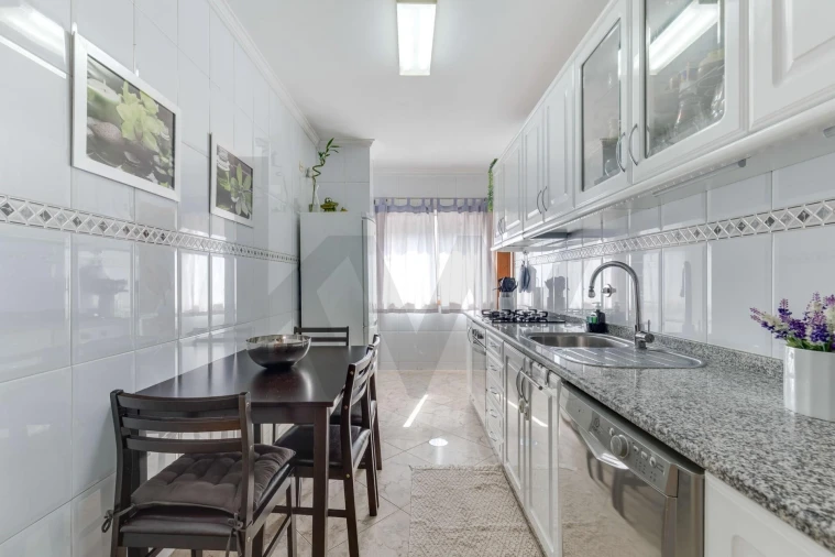 Apartamento T2 para Venda em Aguas Santas Foto 2
