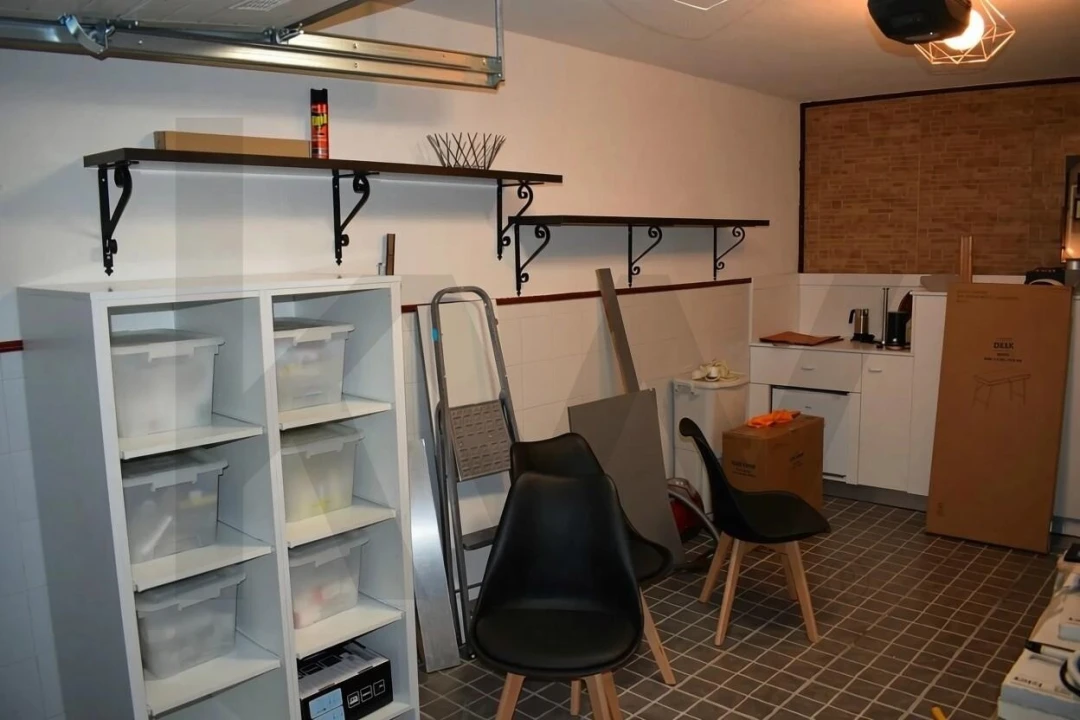 Garagem para Arrendamento em Santo Antonio dos Olivais Foto 2