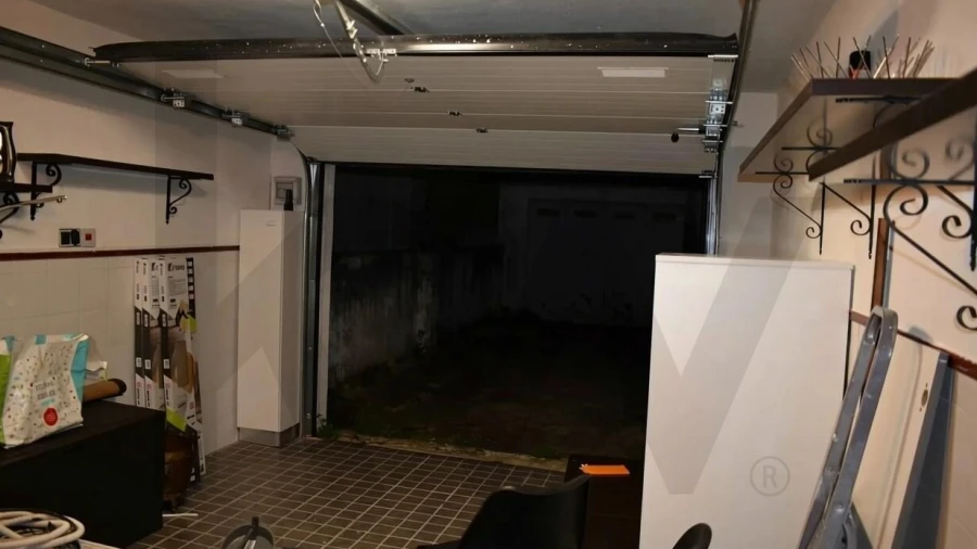 Garagem para Arrendamento em Santo Antonio dos Olivais