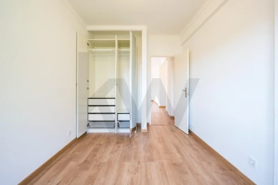 Apartamento T1 para Arrendamento em Alfragide