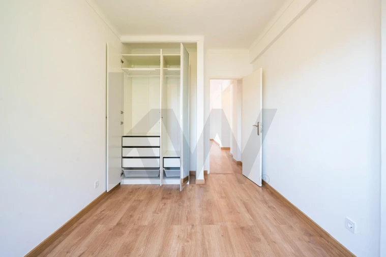 Apartamento T1 para Arrendamento em Alfragide Foto 11