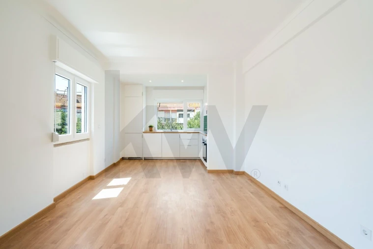 Apartamento T1 para Arrendamento em Alfragide Foto 2