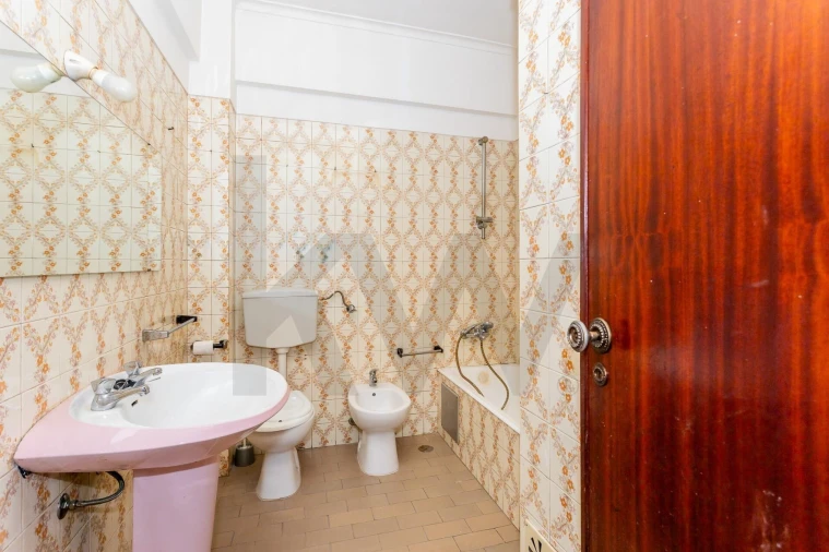 Apartamento T3 para Venda em Alfragide Foto 6