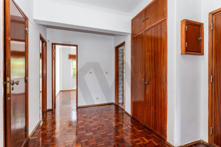 Apartamento T3 para Venda em Alfragide Foto 3