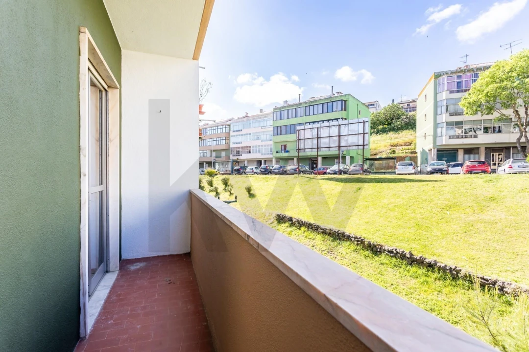 Apartamento T3 para Venda em Alfragide Foto 12