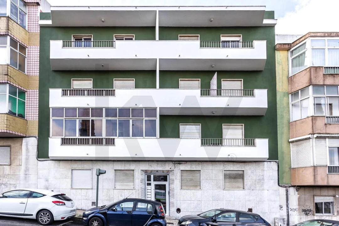Apartamento T3 para Venda em Alfragide Foto 1