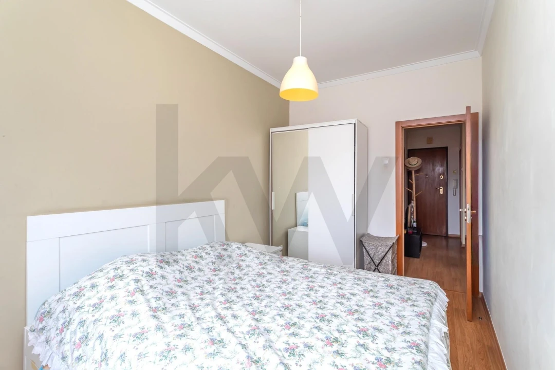 Apartamento T3 para Arrendamento em Benfica Foto 4