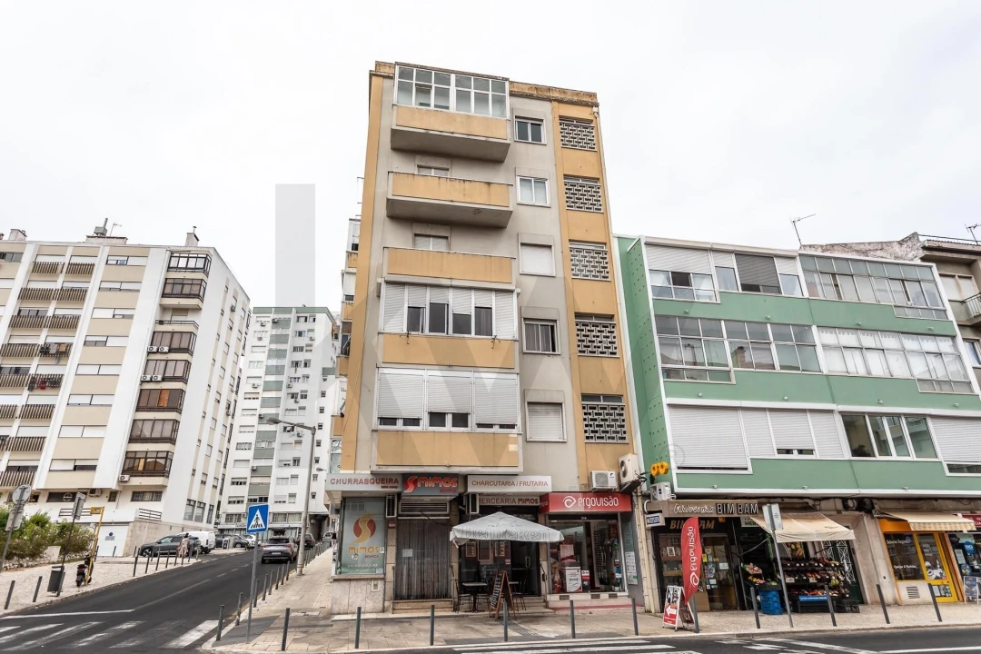 Apartamento T3 para Arrendamento em Benfica Foto 34