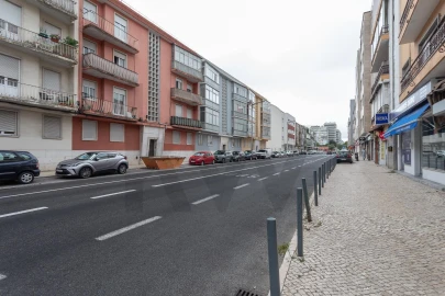 Apartamento T3 para Arrendamento em Benfica