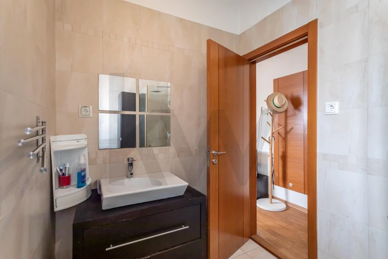 Apartamento T3 para Arrendamento em Benfica Foto 26