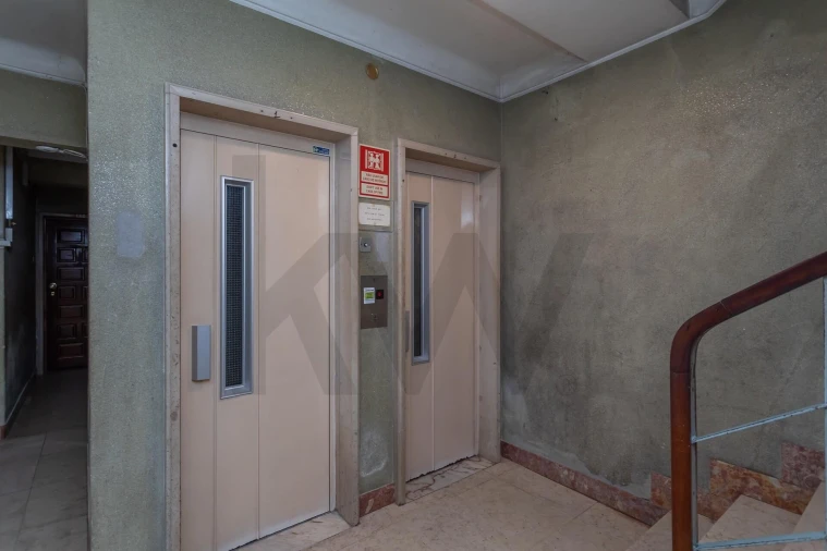 Apartamento T3 para Arrendamento em Benfica Foto 29