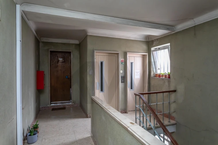 Apartamento T3 para Arrendamento em Benfica Foto 27