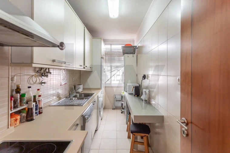 Apartamento T3 para Arrendamento em Benfica Foto 21
