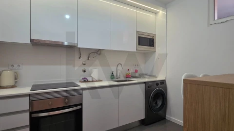 Apartamento T1 para Arrendamento em Funchal (São Pedro)