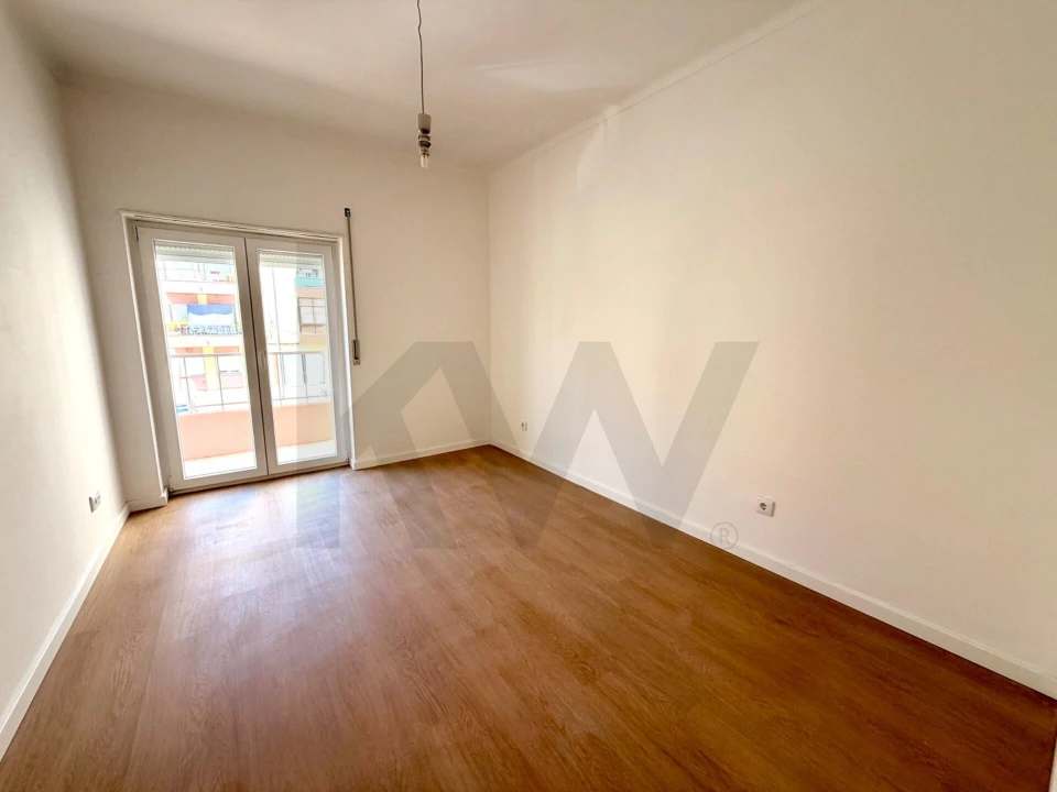 Apartamento T2 para Arrendamento em Barreiro e Lavradio Foto 9