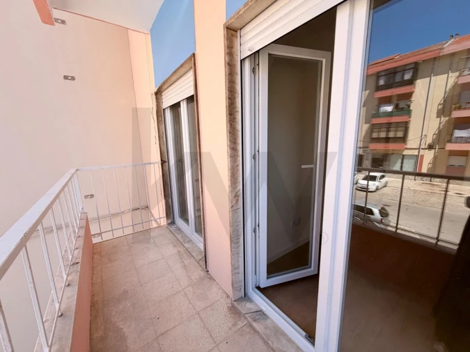 Apartamento T2 para Arrendamento em Barreiro e Lavradio Foto 11