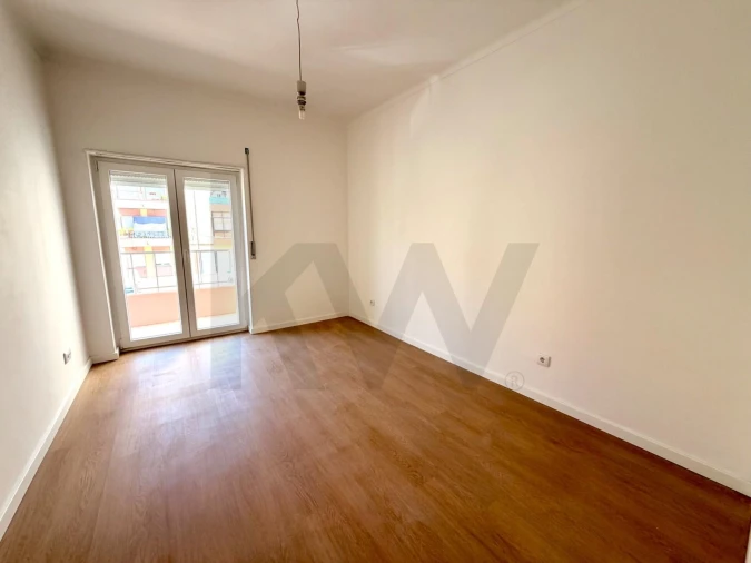 Apartamento T2 para Arrendamento em Barreiro e Lavradio Foto 9