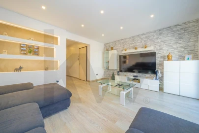 Apartamento T4 para Venda em Laranjeiro e Feijó
