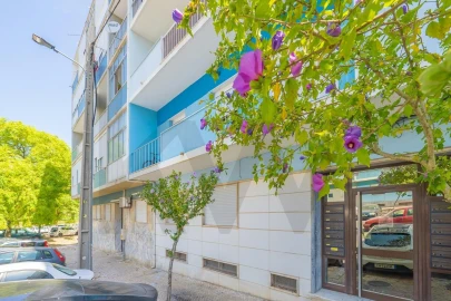 Apartamento T4 para Venda em Laranjeiro e Feijó