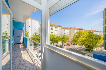 Apartamento T4 para Venda em Laranjeiro e Feijó
