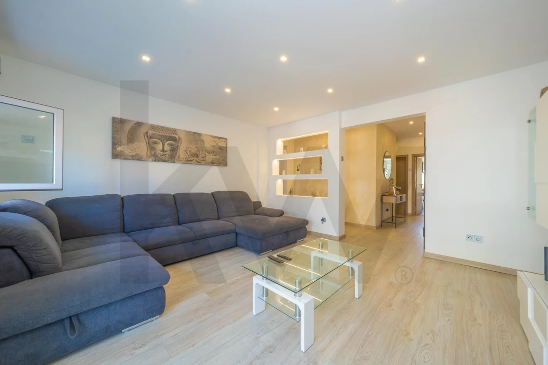 Apartamento T4 para Venda em Laranjeiro e Feijó Foto 3